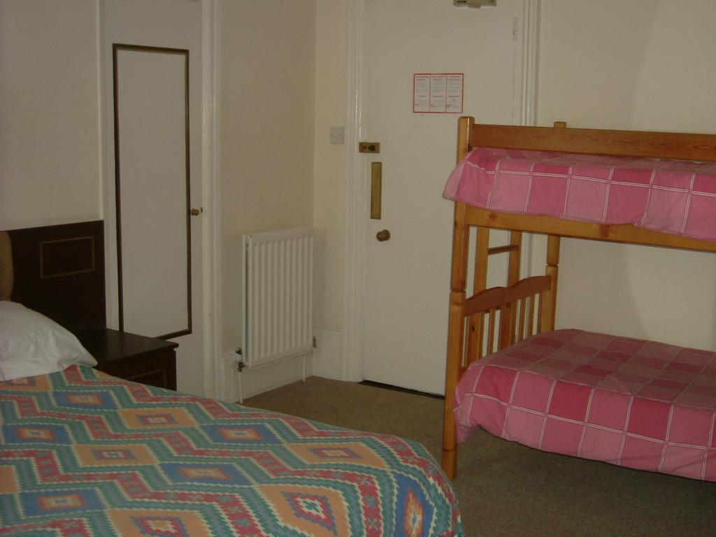 Thalatta Guest House Saint Helier Room photo