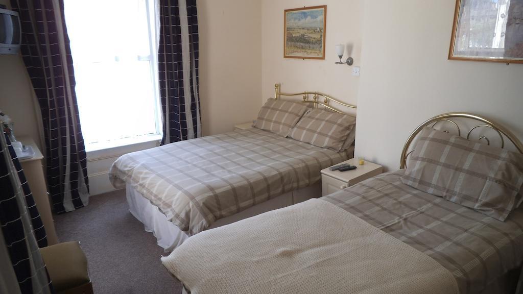 Thalatta Guest House Saint Helier Room photo