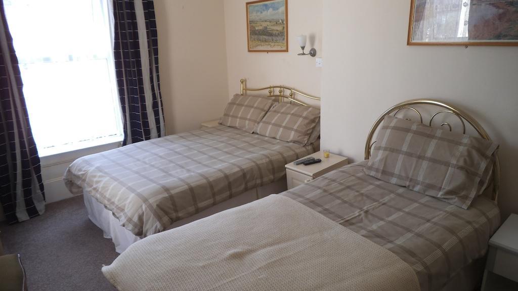 Thalatta Guest House Saint Helier Room photo